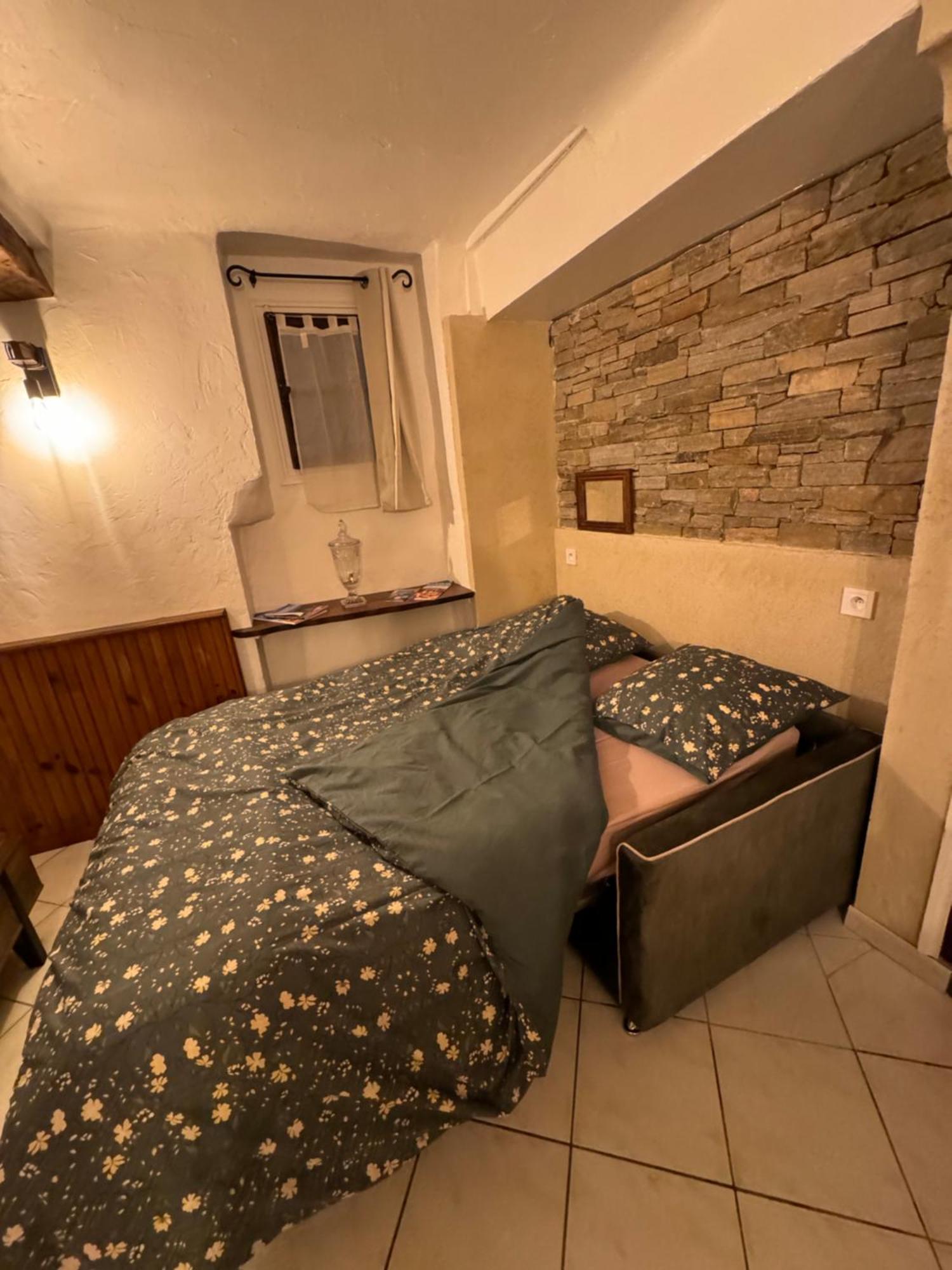 Chez Kay Apartment รอกเกอบรูน-ซูร์-อาร์ฌ็องส์ ภายนอก รูปภาพ