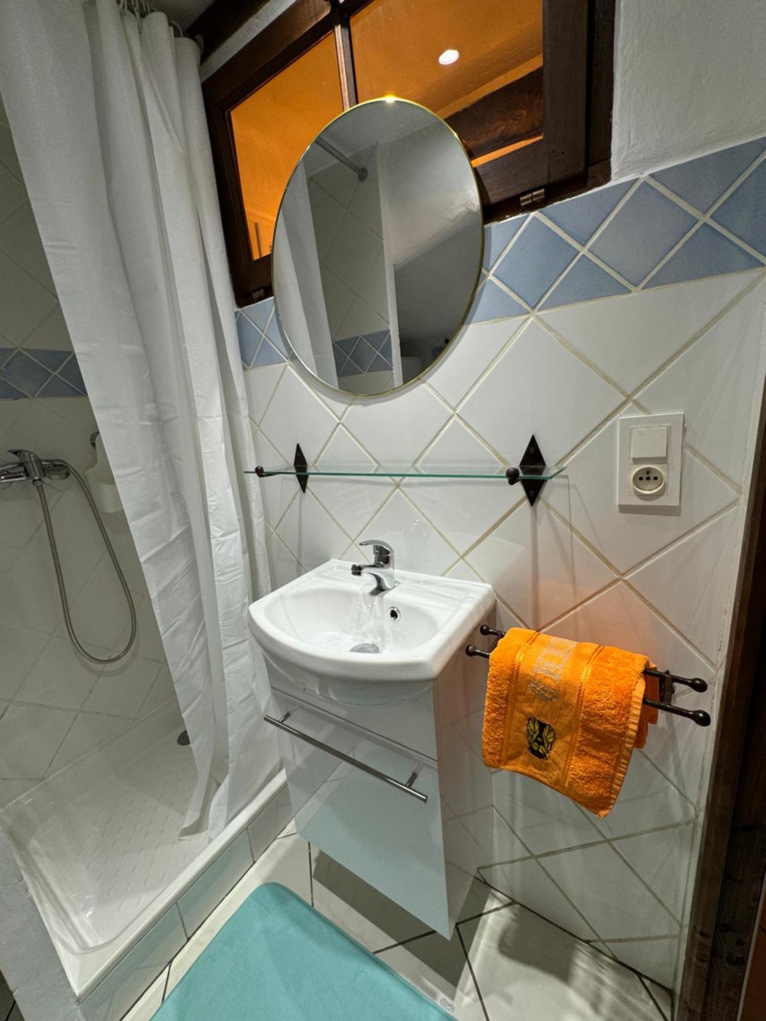 Chez Kay Apartment รอกเกอบรูน-ซูร์-อาร์ฌ็องส์ ภายนอก รูปภาพ