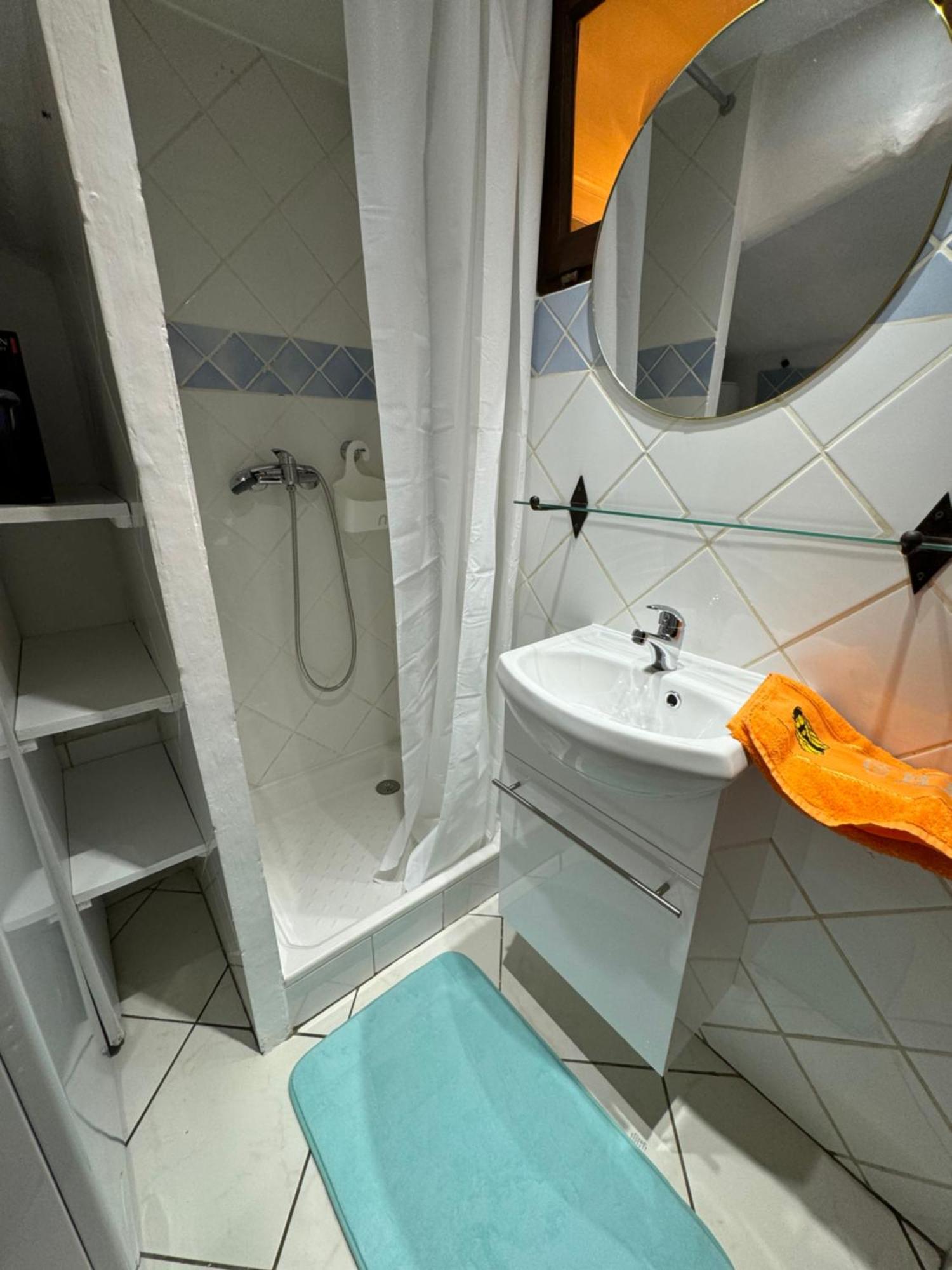 Chez Kay Apartment รอกเกอบรูน-ซูร์-อาร์ฌ็องส์ ภายนอก รูปภาพ